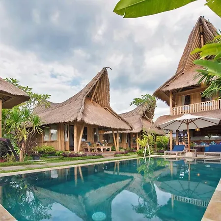 Laksmi Tropical Bamboo Villa